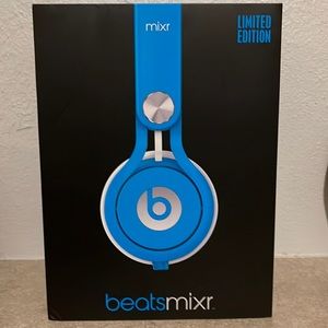 Beats mixr, teal headphones